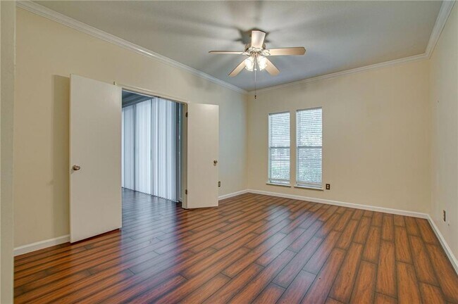 Foto del edificio - 5310 Keller Springs Rd