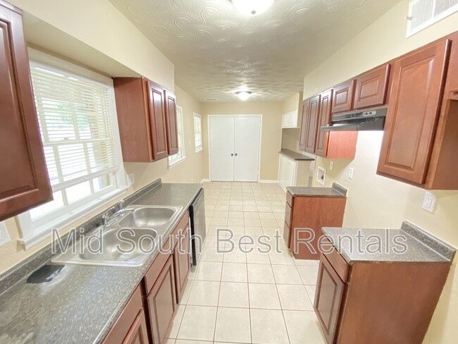 Foto del edificio - 3216 Cromwell Ave