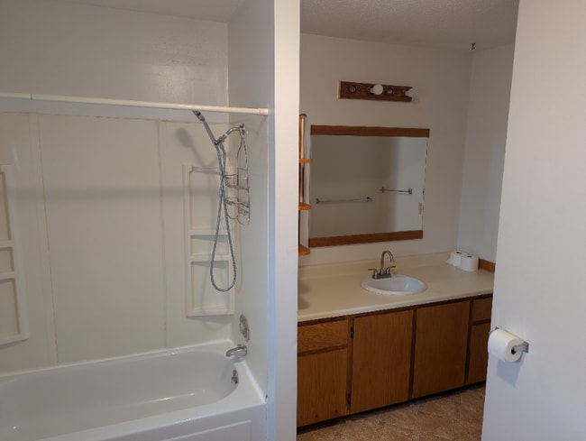 Building Photo - 426 Maple St