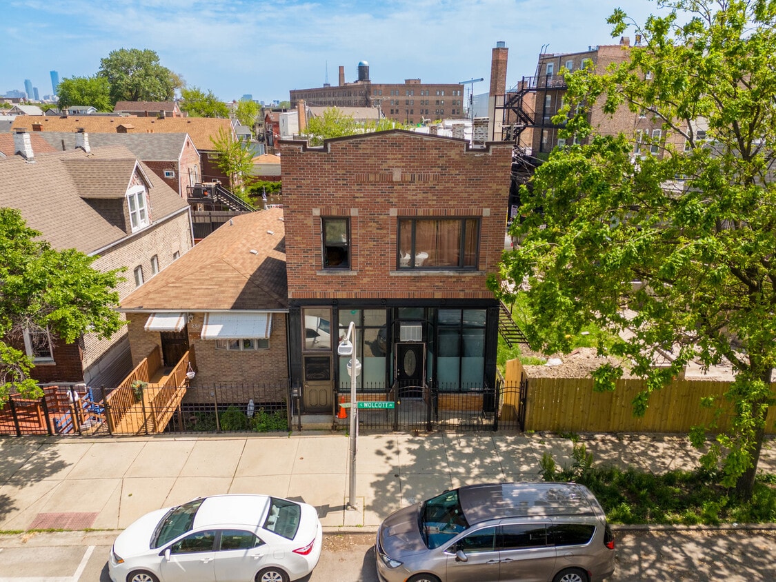 Primary Photo - 2313 S Wolcott Ave