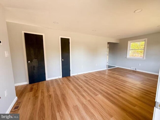 Foto del edificio - 533 E Park St