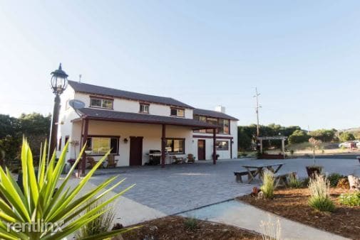 Primary Photo - 5 br, 2.5 bath House - 902 Monterey Salina...