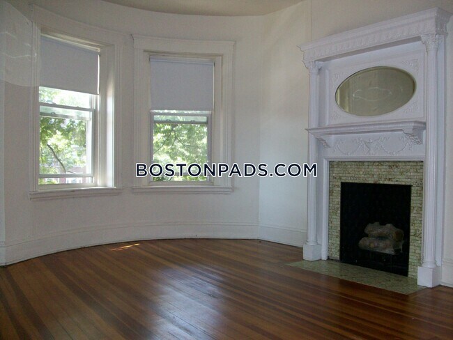 Foto del edificio - 1377 Commonwealth Ave