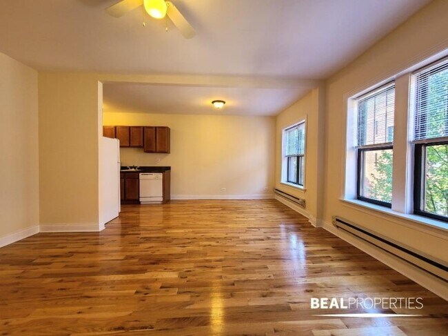 Building Photo - 1 bedroom in CHICAGO IL 60657
