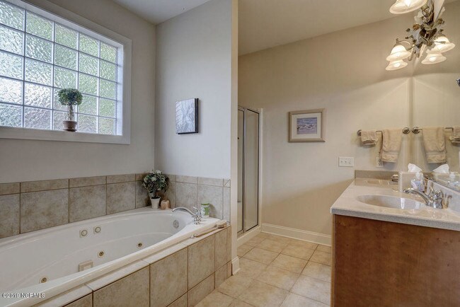 Building Photo - 409 New Kent Dr