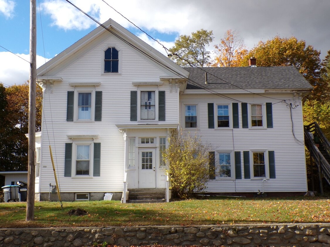 Primary Photo - 205 Main St