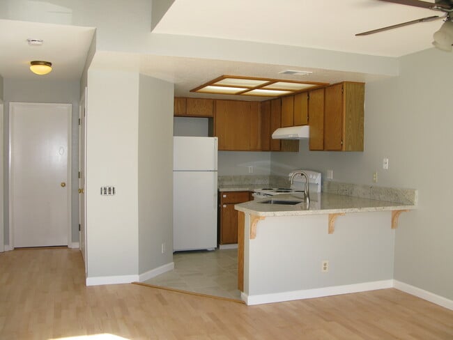 Building Photo - 5226 Hemlock St