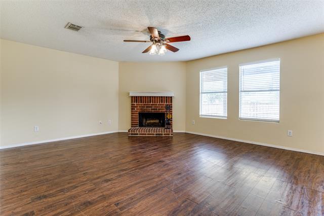 Building Photo - 2368 Somerset Dr