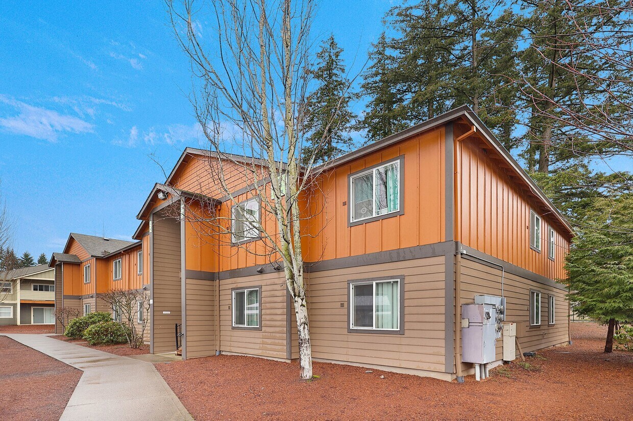 Foto principal - Evergreen Village Apartments