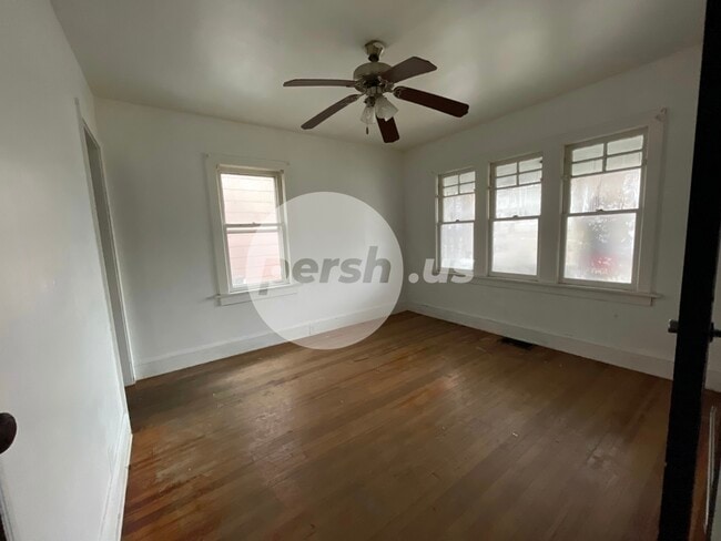 Foto del edificio - 980 W William St