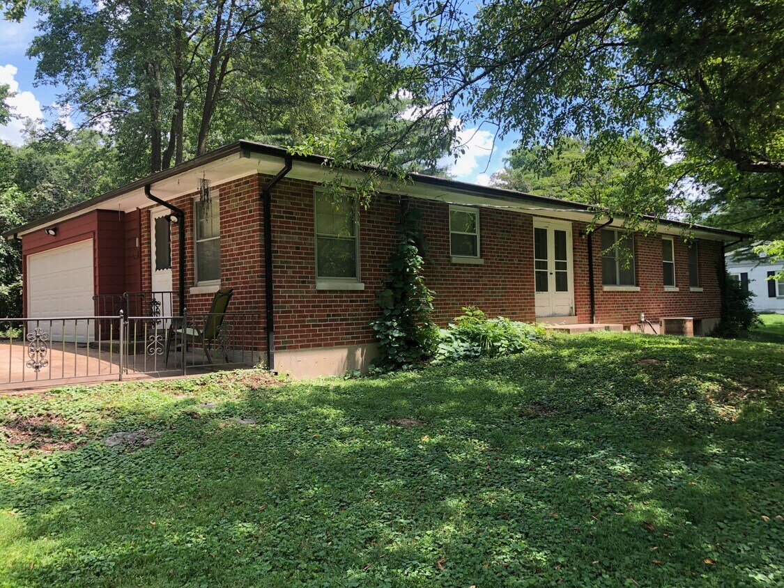 10160 Conway Rd, St. Louis, MO 63124 House Rental in St. Louis, MO