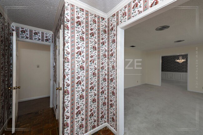 Foto del edificio - Beautifully Preserved 4 Bd / 3 Ba Vintage ...