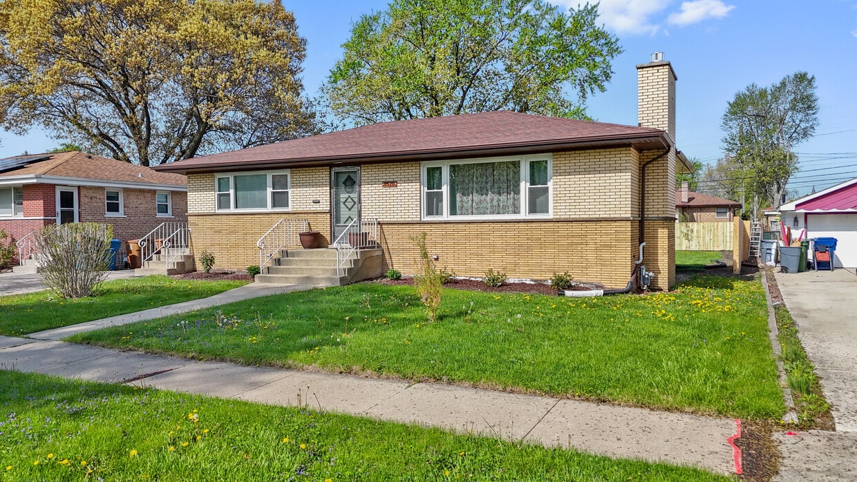 Primary Photo - 9520 Major Ave