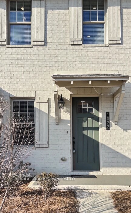 Foto del edificio - 1022 Windsor Dr