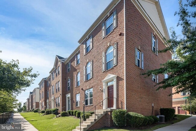 Building Photo - 2321 Merseyside Dr
