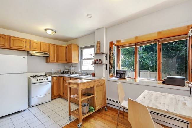 Building Photo - 269 15th St