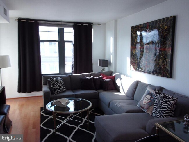 Foto del edificio - 1021 N Garfield St