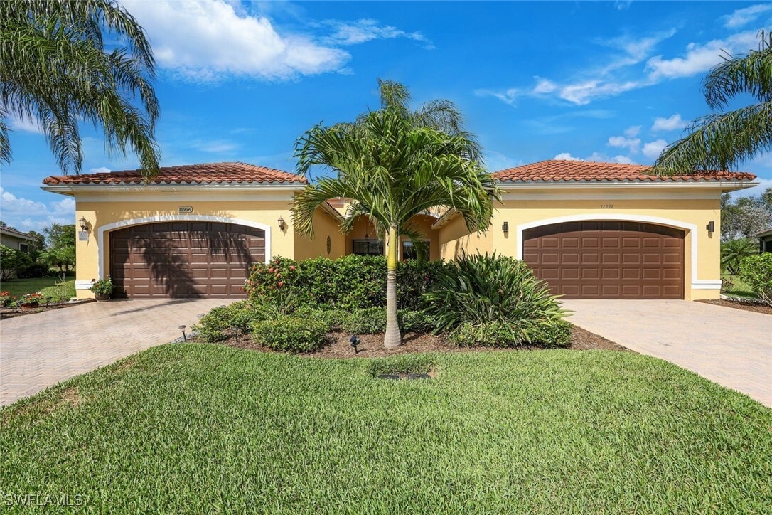 Foto principal - 11992 Five Waters Cir