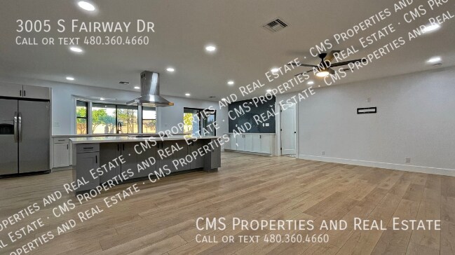 Foto del edificio - 3005 S Fairway Dr