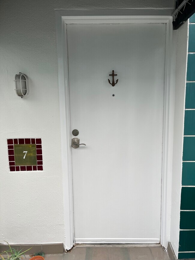 Unit 7 Entry - 4950 Bayshore Blvd