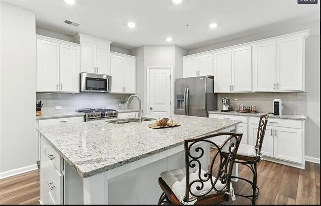 Foto del edificio - 150 Duval Dr