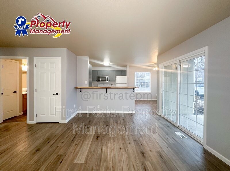 10042 W Garverdale Ln Unit 102, Boise, ID 83704 Condo for Rent in