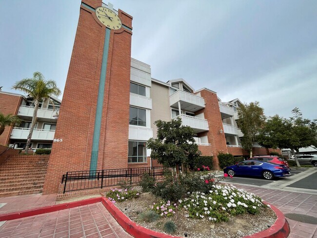 Foto del edificio - Remodeled Condo in Central Oxnard Gated Community!