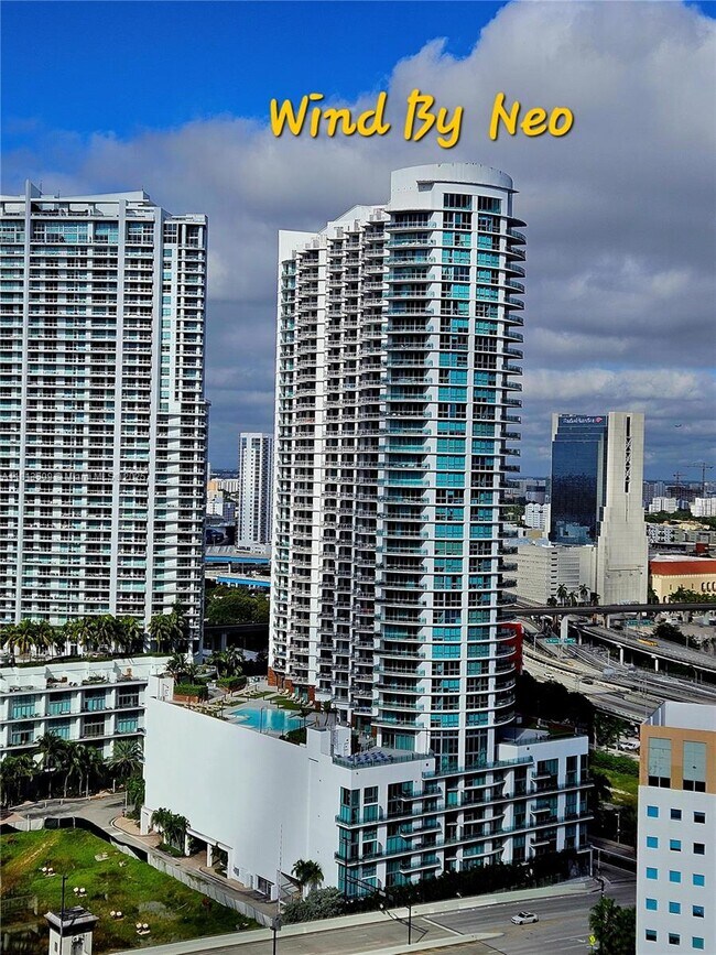 Foto del edificio - 350 S Miami Ave