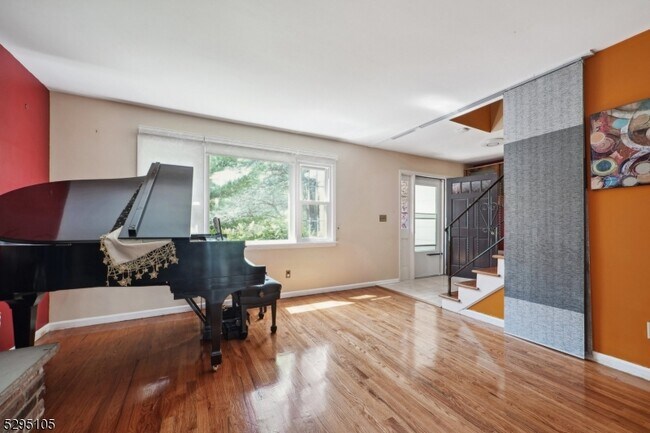 Foto del edificio - 164 Hillside Ave