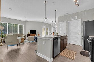 Building Photo - 81 West