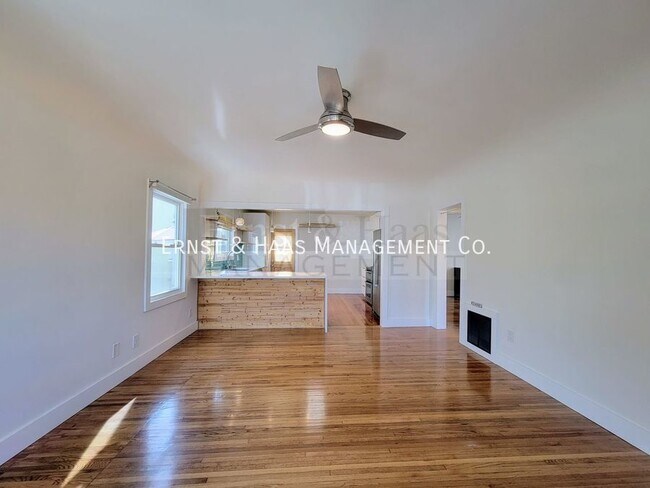 Building Photo - Beautifully Remodeled 2 Bedroom Front Home...