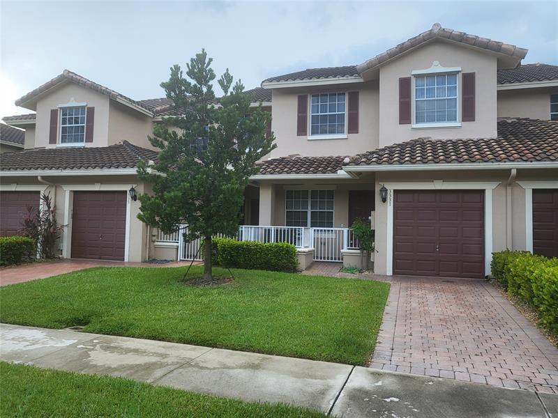 Foto principal - 3331 Lakeside Dr