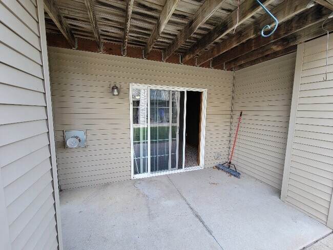 Foto del edificio - 10 Cherry Ct