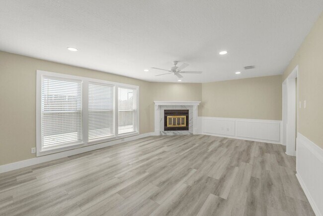 Building Photo - 4138 Club Valley Dr