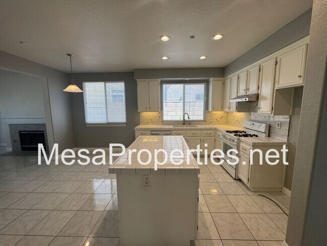 Building Photo - 7648 Newberry Ln