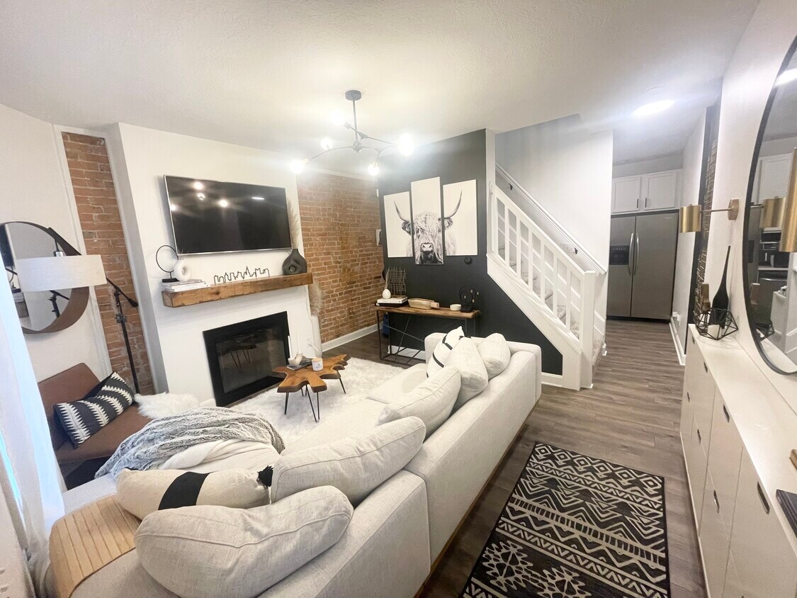 Foto principal - 260 E 2nd Ave