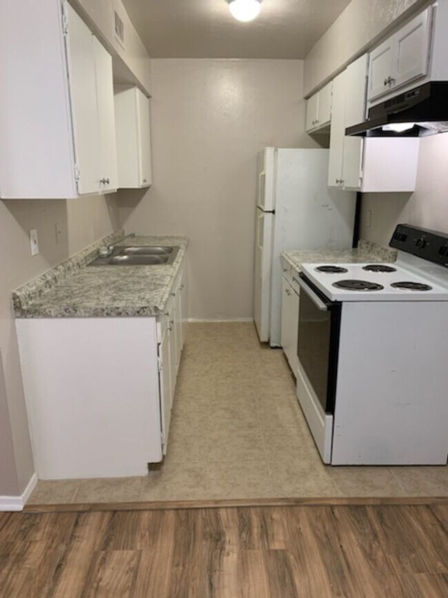 Foto del edificio - 2/1 HUD Accepted Fourplex in Bryan
