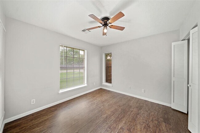 Building Photo - 3248 Hemlock Cir