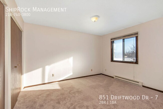 Foto del edificio - 851 Driftwood Dr