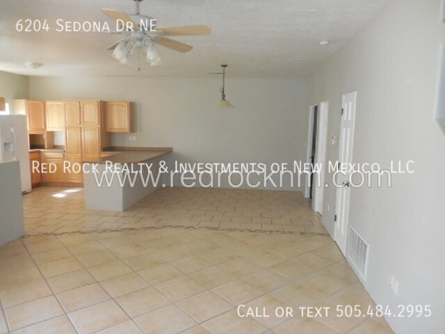 Foto del edificio - 6204 Sedona Dr NE