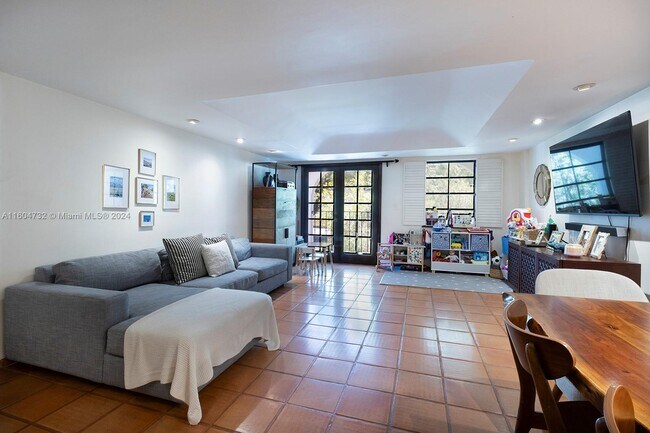 Building Photo - 437 Santander Avenue Unit D