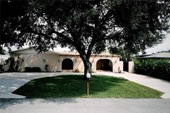 Building Photo - 2359 N Wallen Dr