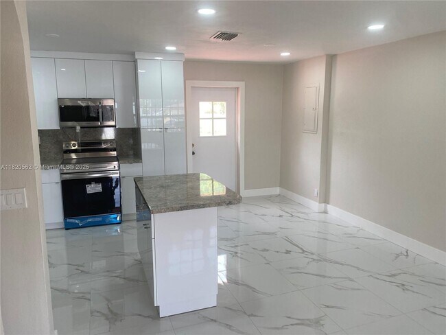Foto del edificio - 0000 SW 25th St