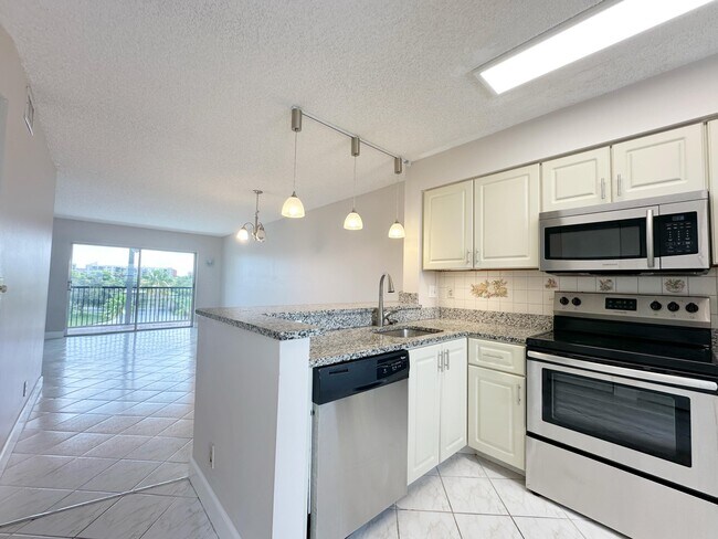 Foto del edificio - 2220 N Cypress Bend Dr