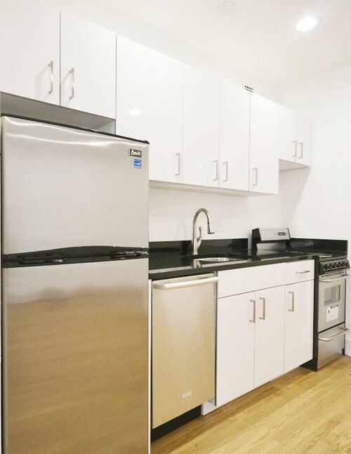 Building Photo - 207 E 37th St