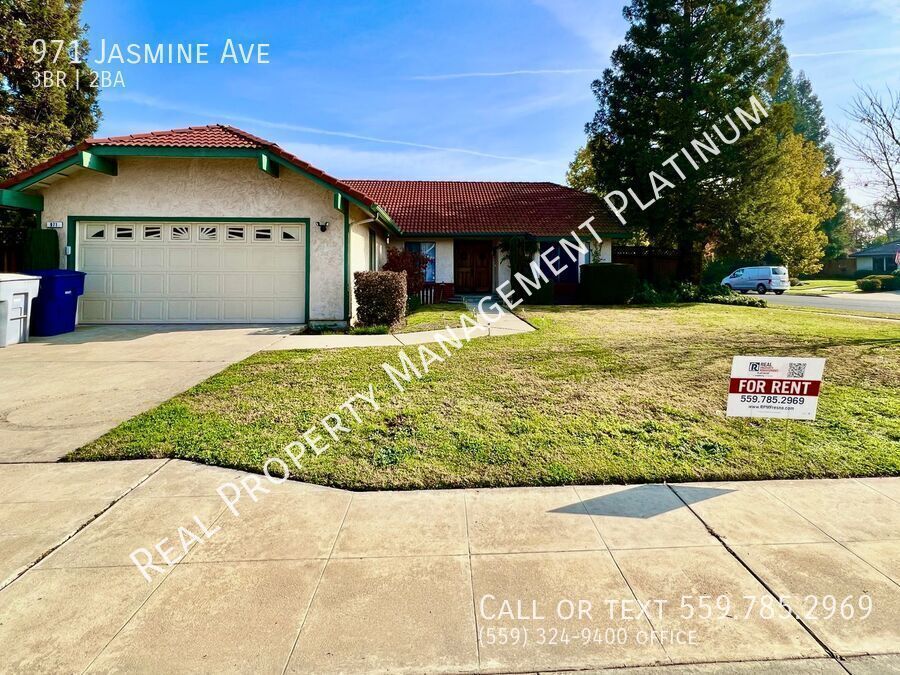 Foto principal - $2,395 Armstrong & Barstow, 3 Bedroom 2 Ba...