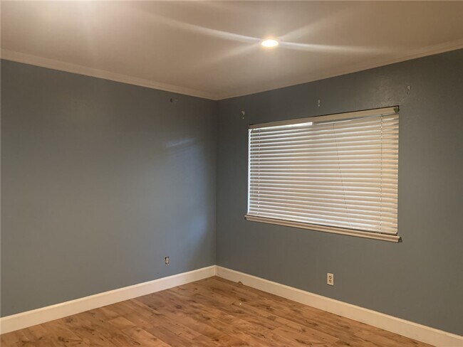 Foto del edificio - 3934 W 5th St