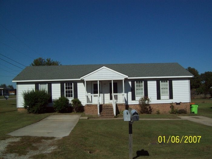 Primary Photo - 420 A Timmy Lane, Roanoke Rapids