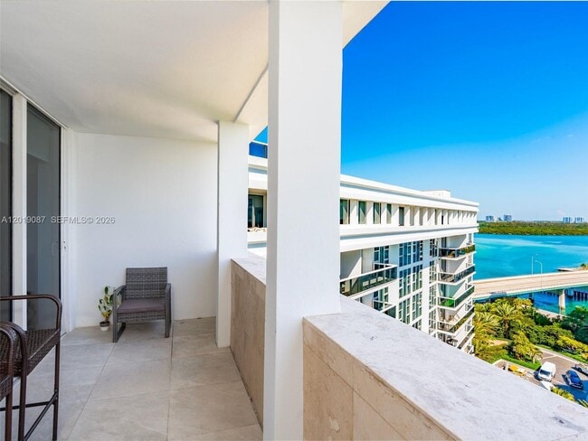 Building Photo - 10275 Collins Ave