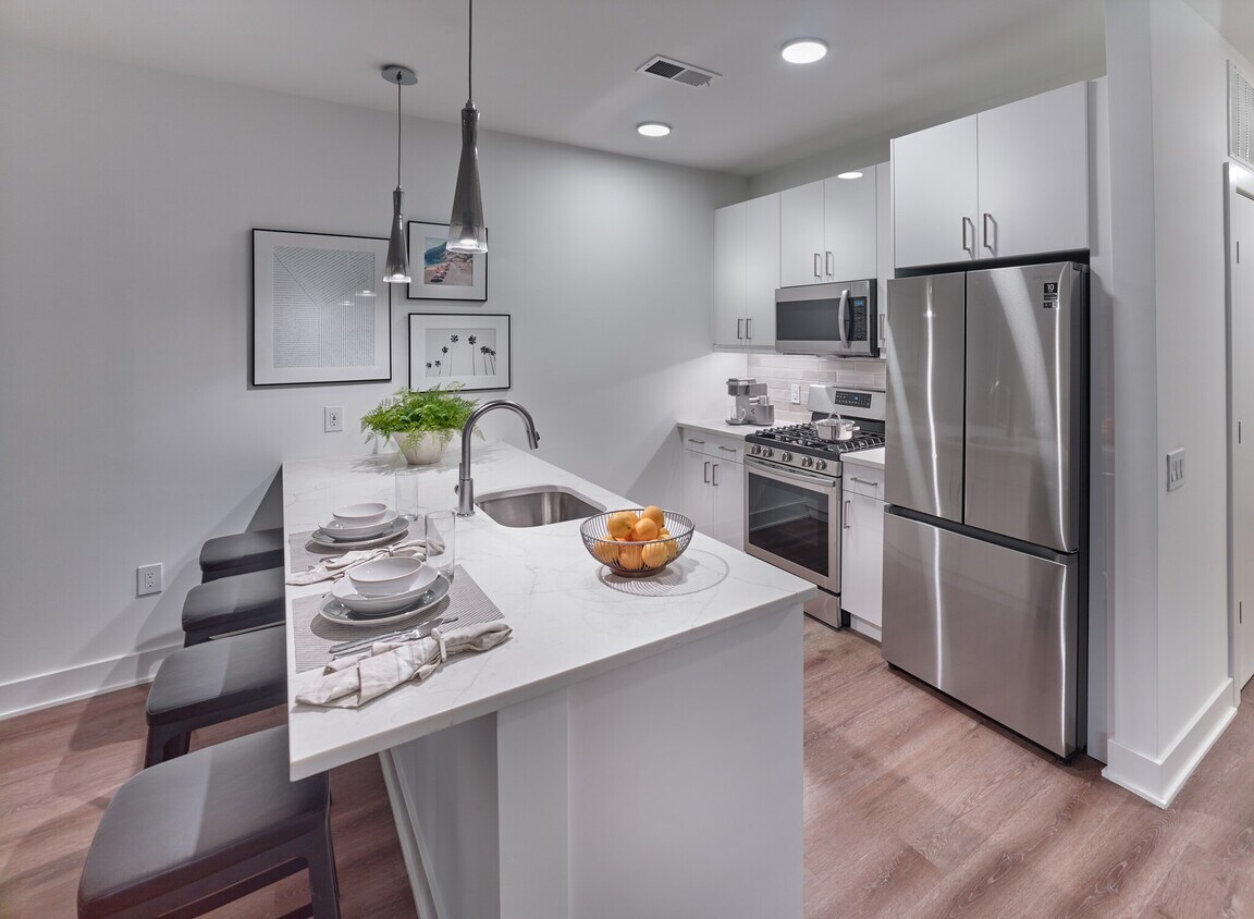 477 Rahway Ave Unit 444, Woodbridge Township, NJ 07095 Condo for Rent